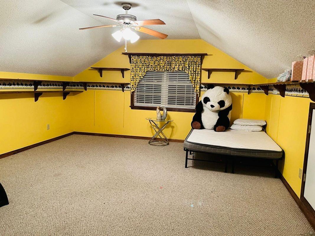 204 Joanna Dr - Photo 3 of 5