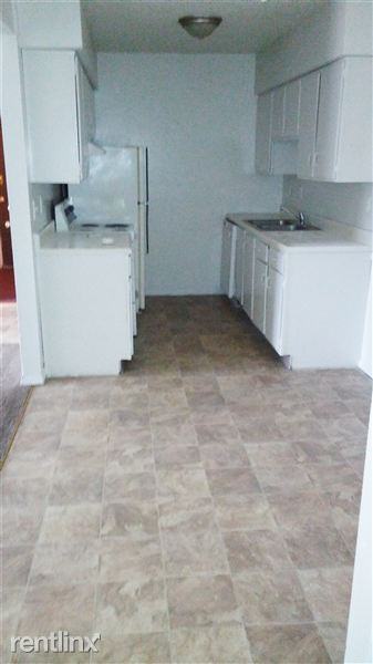 5100 Parallel Pkwy - Photo 2 of 14