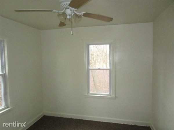 5493 Elms Rd - Photo 3 of 10