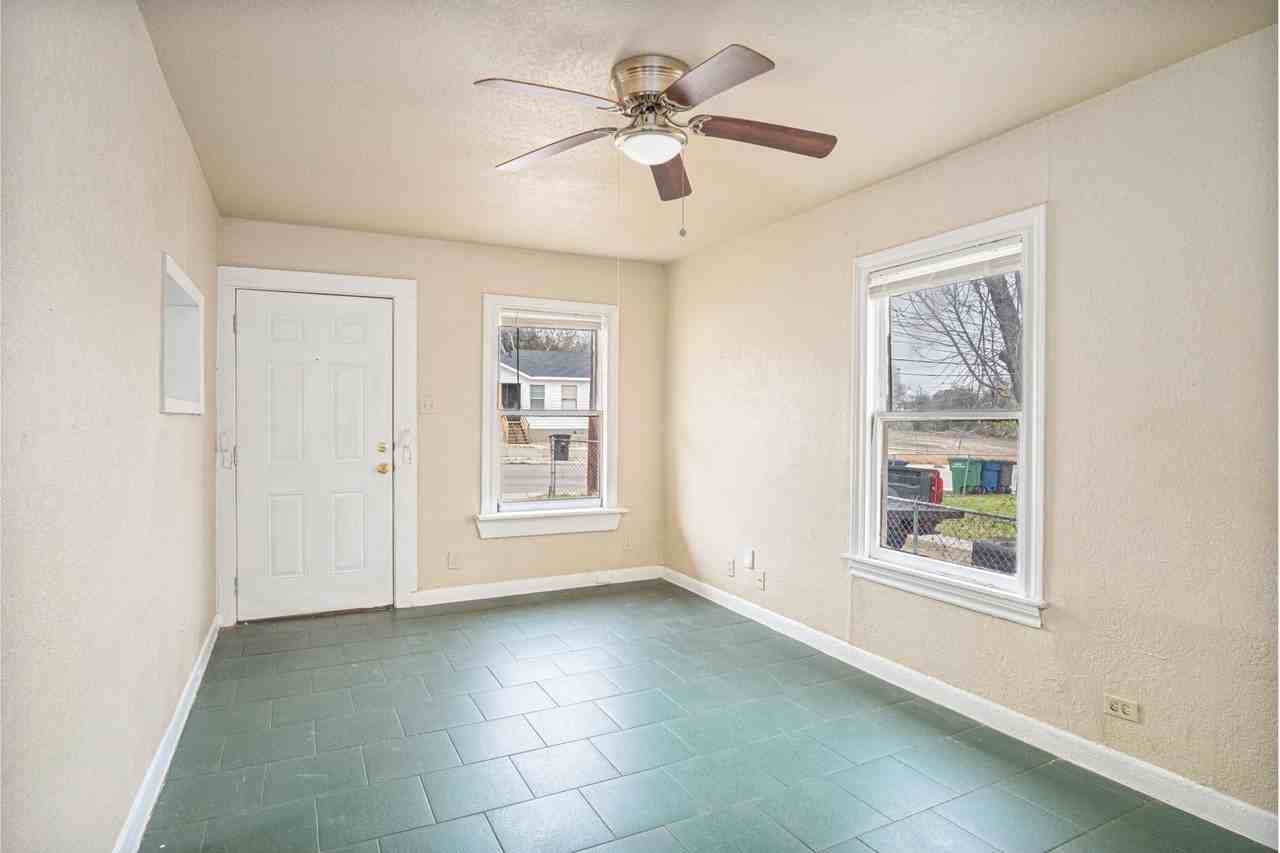 928 Poinsettia - Photo 3 of 11