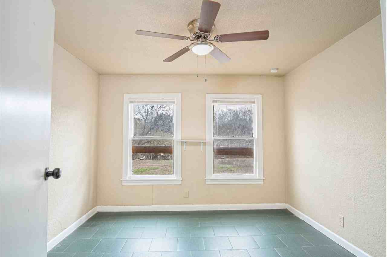 928 Poinsettia - Photo 7 of 11