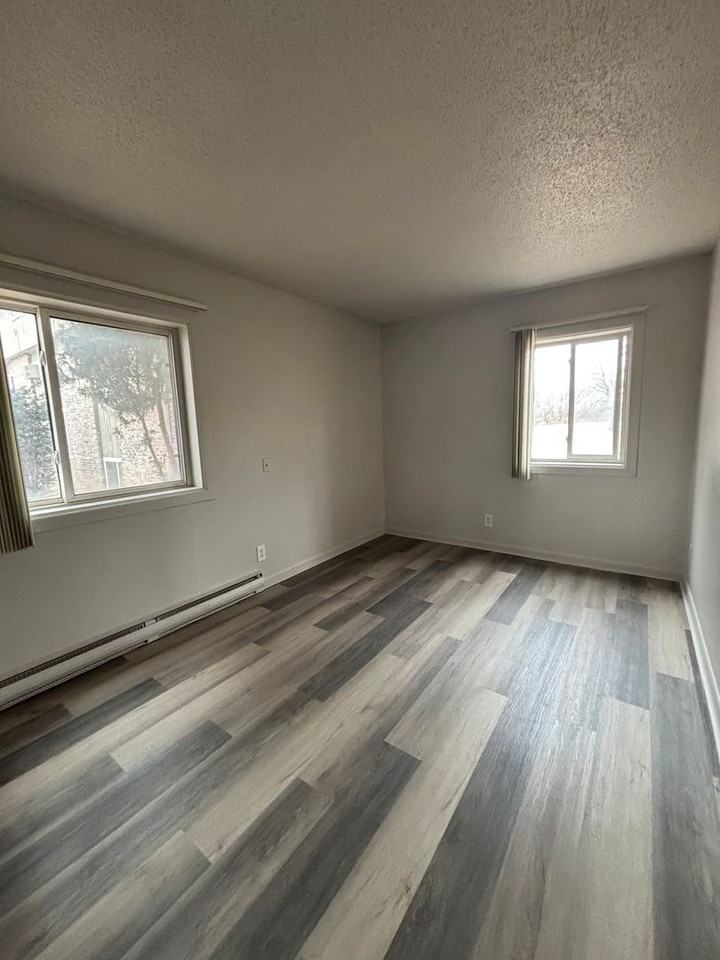Cedar Crest Apartments - Photo 4 of 4