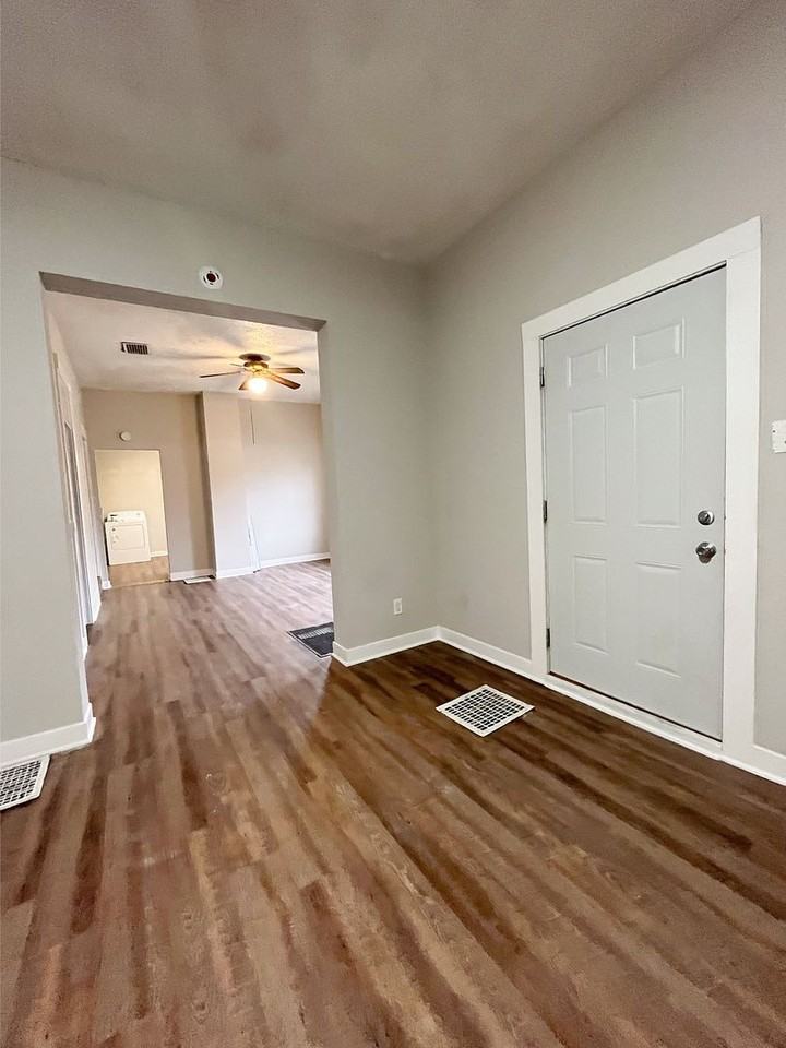 1034 N 7th St - Photo 2 of 21