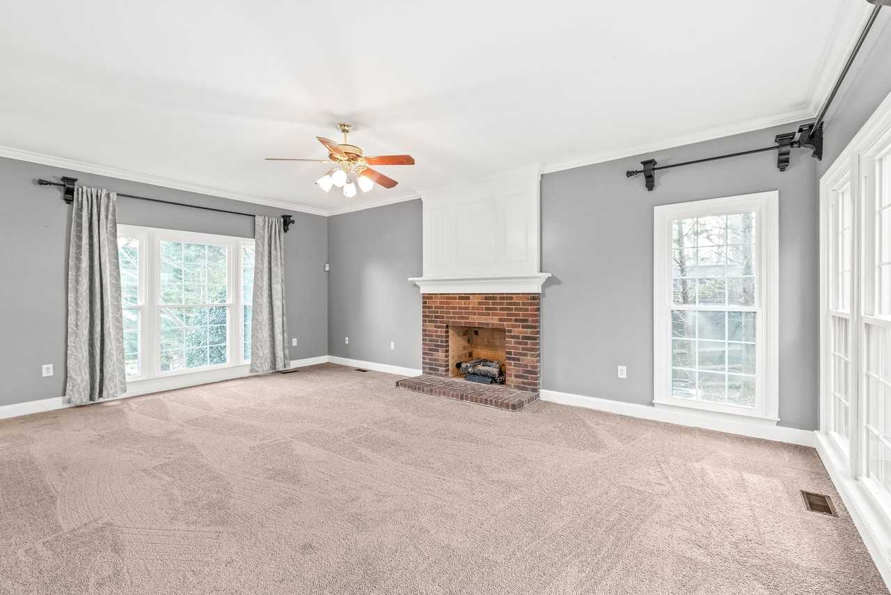 1111 Millwright Ln - Photo 5 of 40