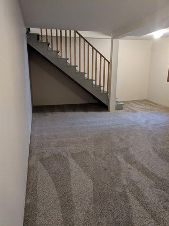 906 Irvine Ave Nw - Photo 3 of 7