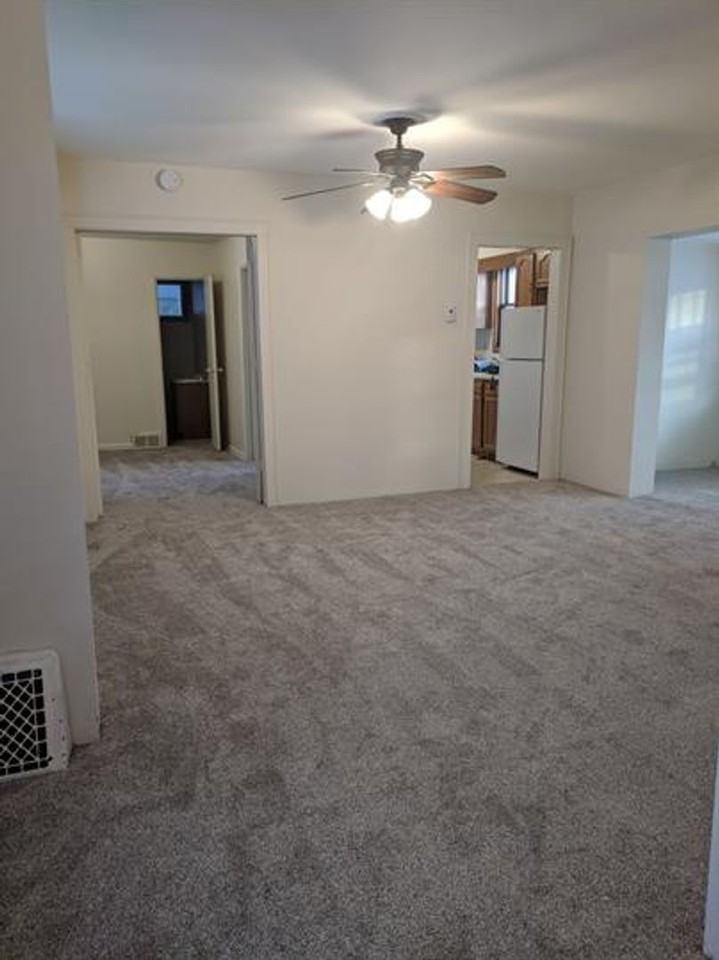 906 Irvine Ave Nw - Photo 7 of 7