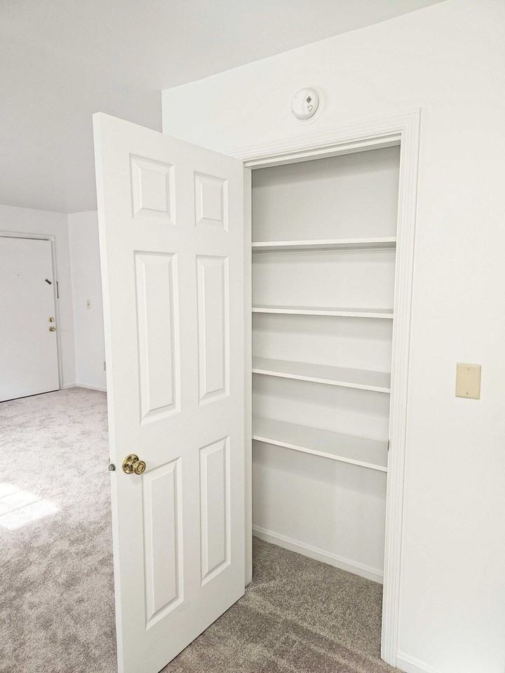 Highview Apartments - Photo 6 of 38