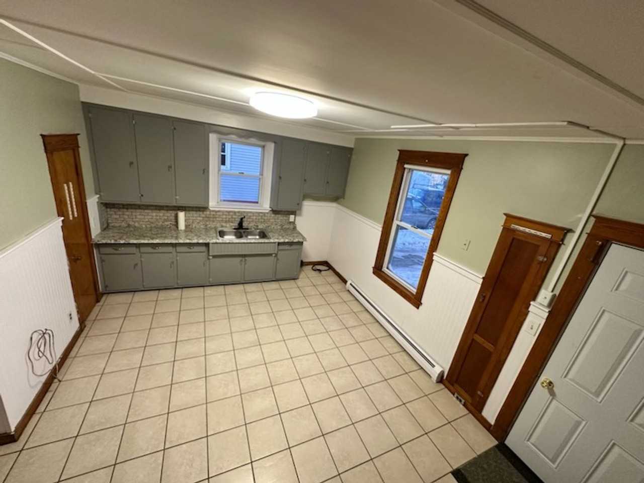 8 Monument St - Photo 2 of 7