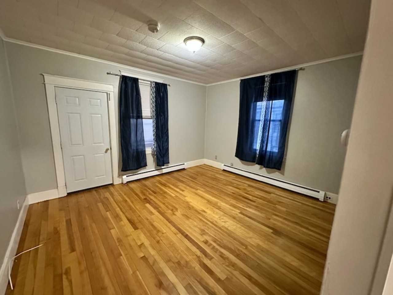 8 Monument St - Photo 3 of 7