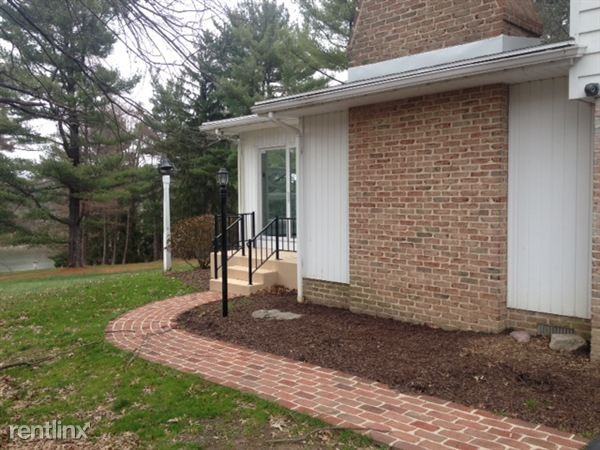 260 Deer Trail Dr - Photo 2 of 13