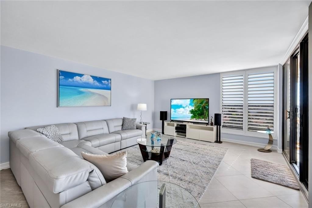 3215 Gulf Shore Blvd N #704N - Photo 6 of 24