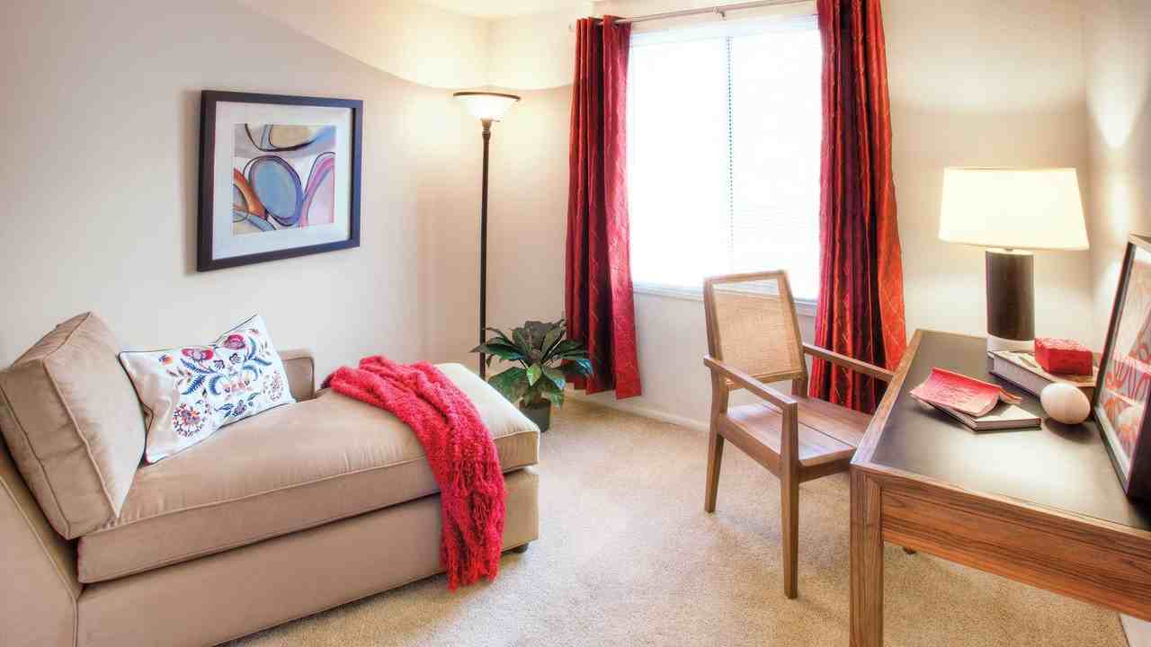 Hummingbird Pointe & The Gardens - Photo 5 of 17