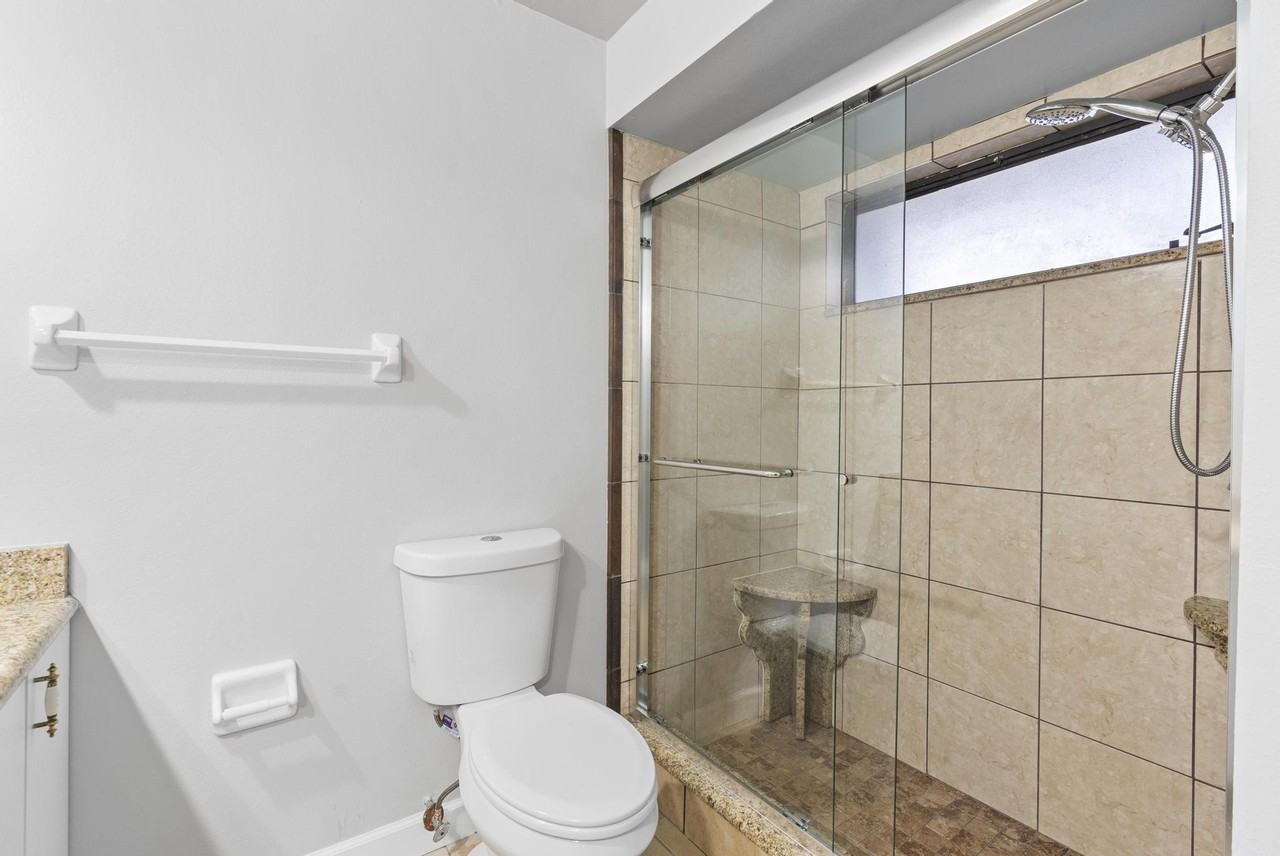 Boulder Woods Cir - Photo 4 of 15