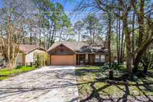 featured image of 2 Edgewood Forest Ct