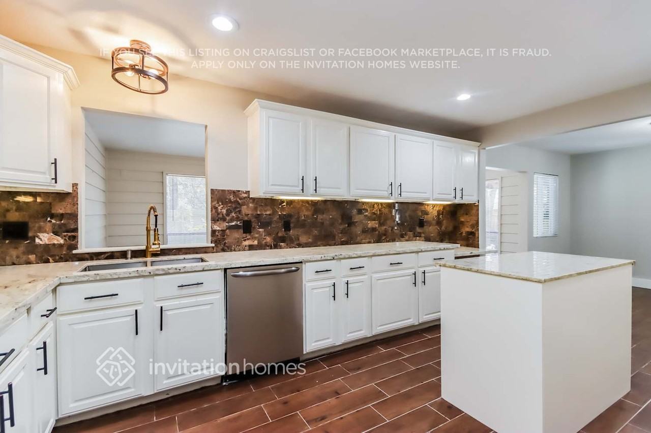 2 Edgewood Forest Ct - Photo 6 of 16