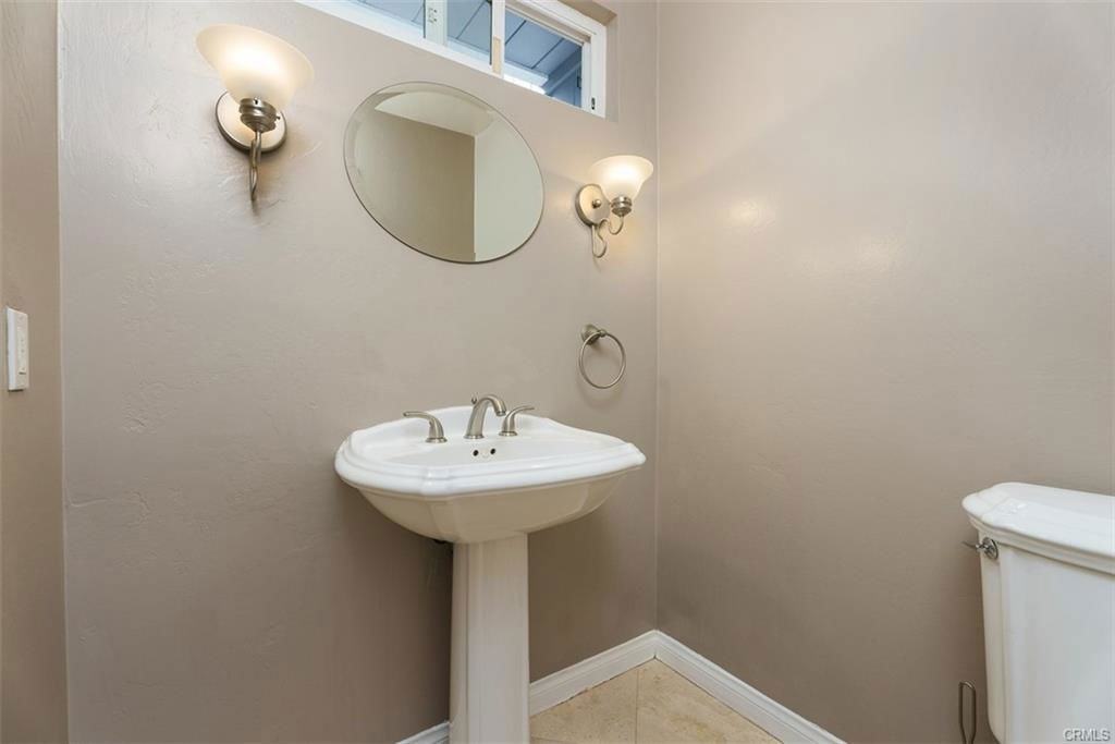 1154 Kingston St - Photo 2 of 8