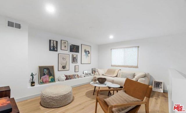 120 1/2 Galleon St - Photo 3 of 8