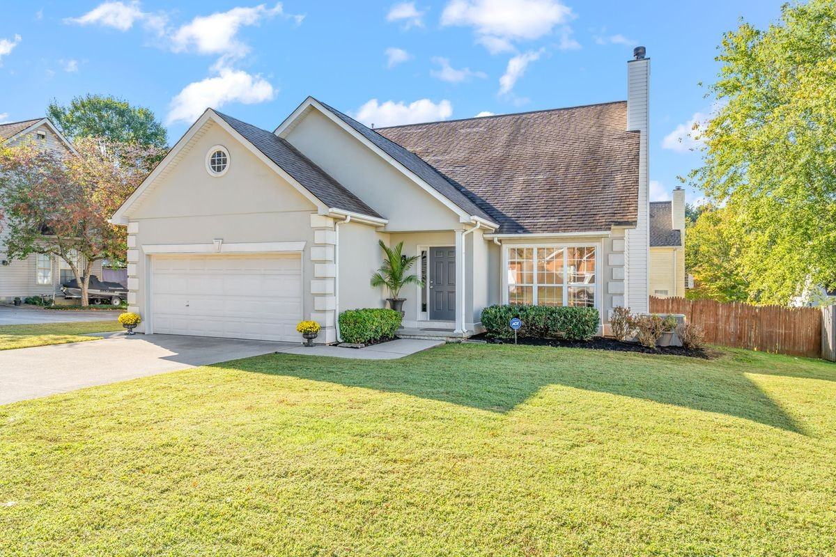 10149 Highgate Cir - Photo 2 of 25