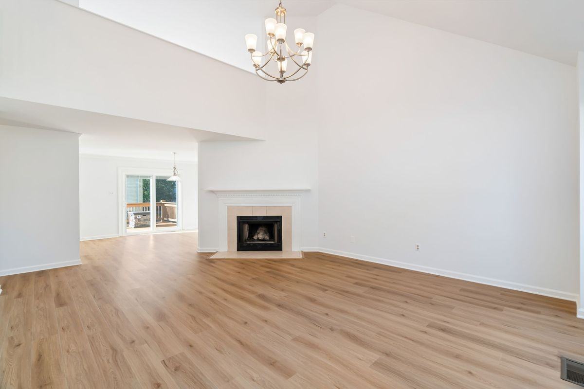 10149 Highgate Cir - Photo 3 of 25