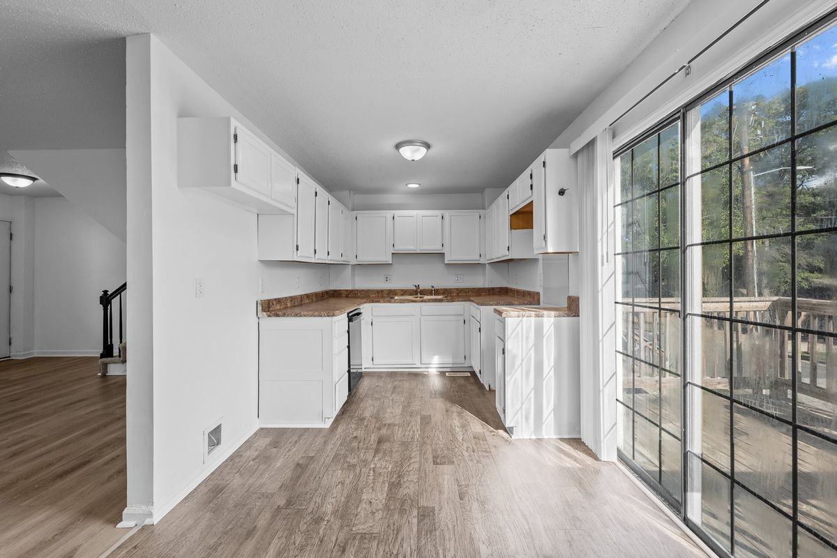 1022 Fir Pl - Photo 5 of 8