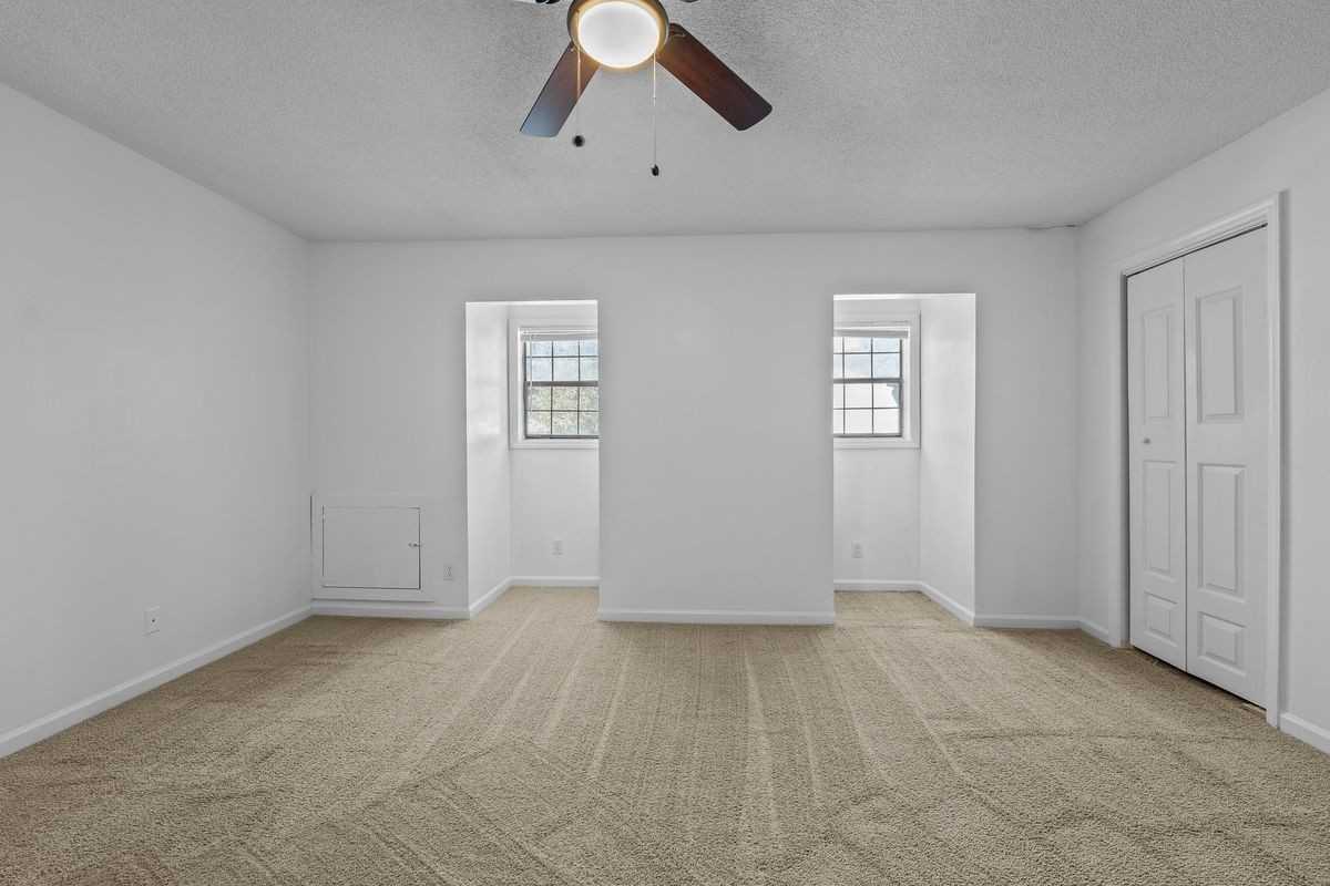 1022 Fir Pl - Photo 6 of 8