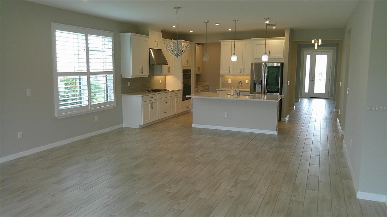 9073 Luna Ln - Photo 4 of 27