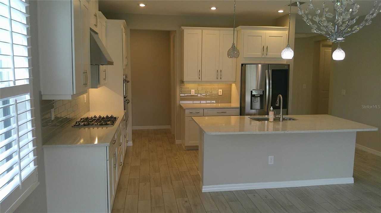 9073 Luna Ln - Photo 5 of 27