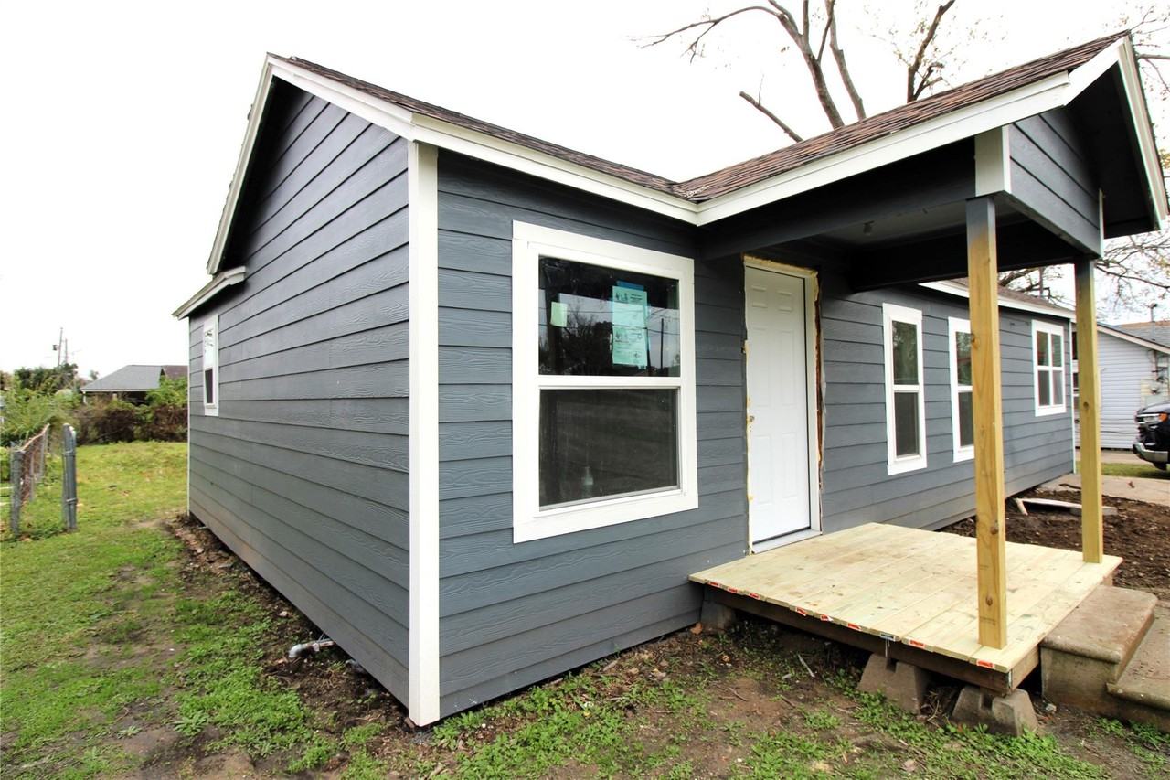 207 E Bernard St - Photo 4 of 30