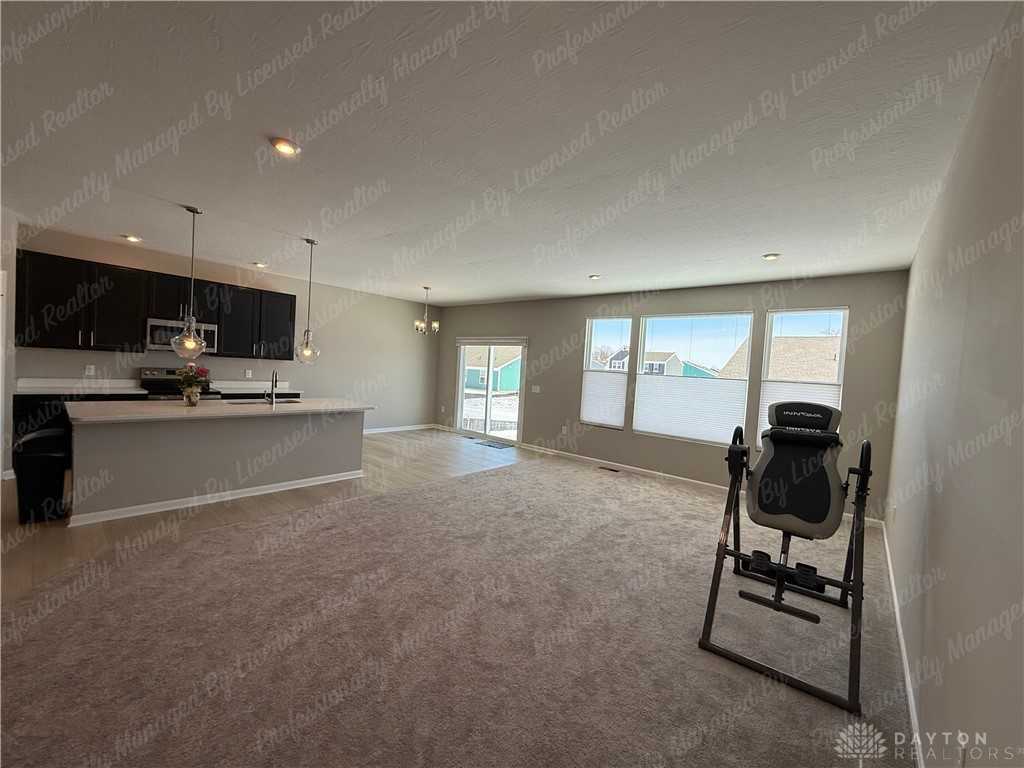 141 Kenneth Hamilton Way - Photo 7 of 46