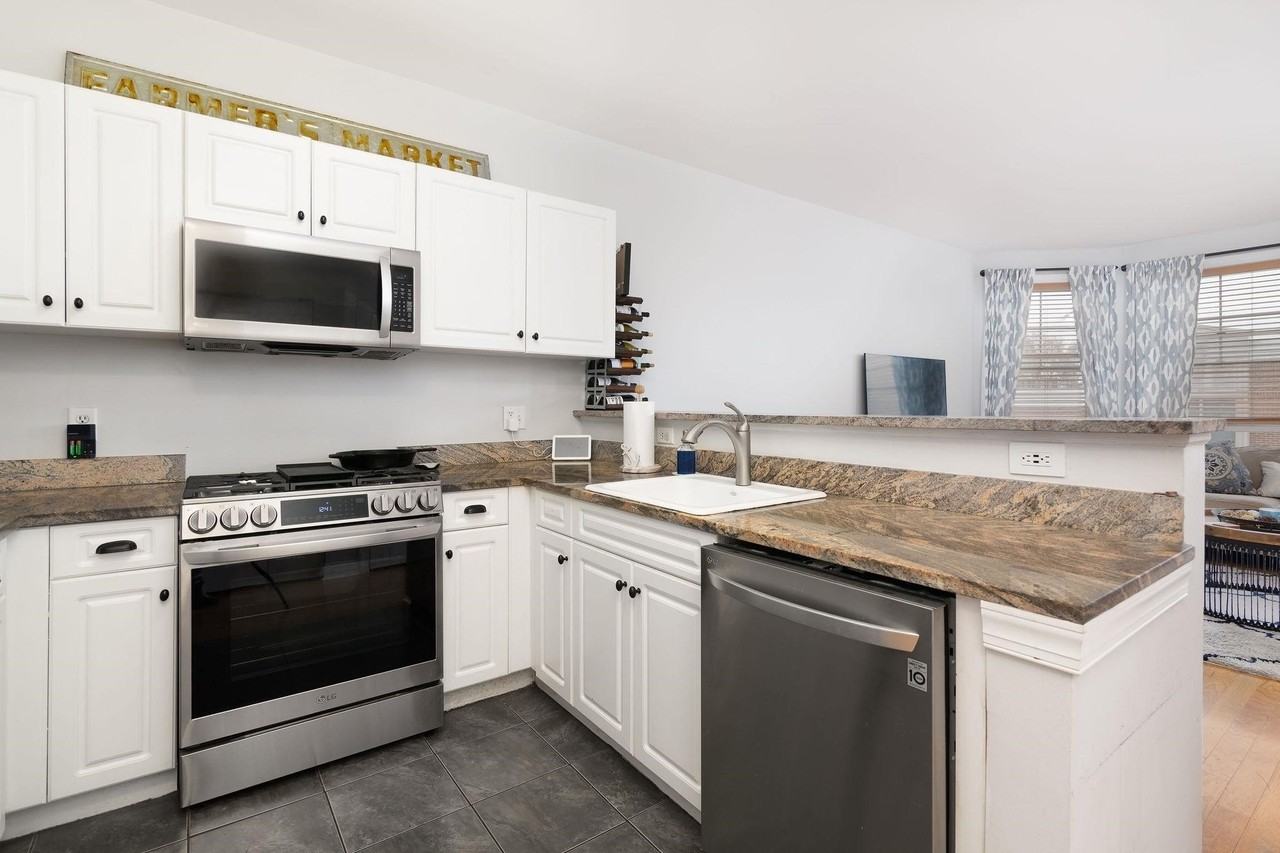 30 Constitution Way - Photo 4 of 22