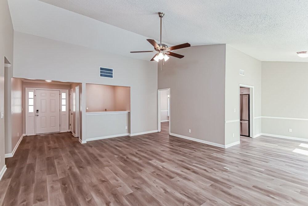 2437 Country Lake Ln - Photo 5 of 16