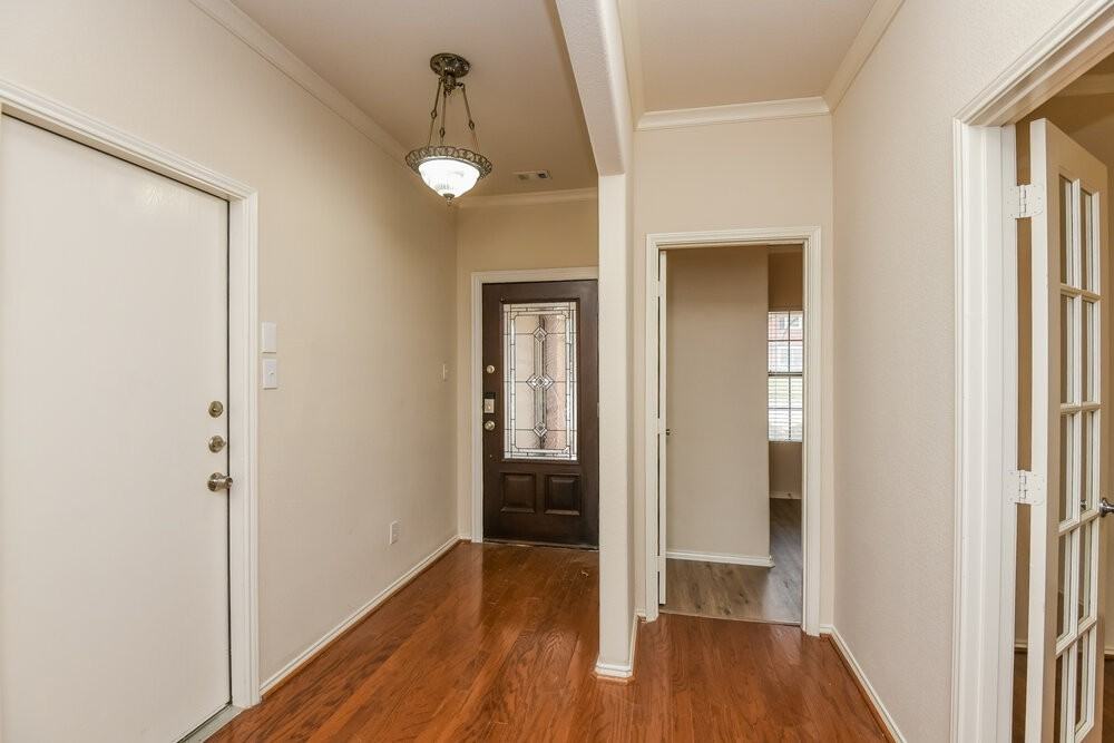 9880 Willowick Ave - Photo 3 of 16