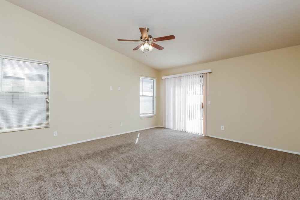10855 W Edgemont Ave - Photo 3 of 13