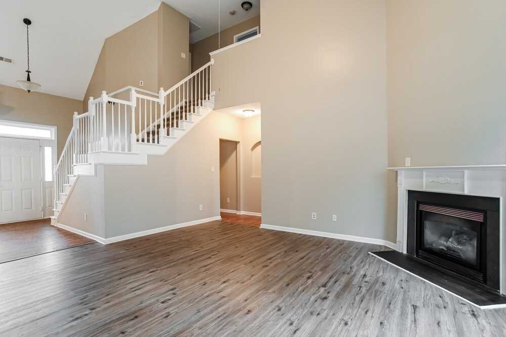 10041 Brawley Ln - Photo 5 of 17