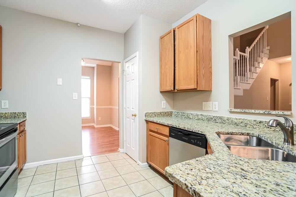 10041 Brawley Ln - Photo 6 of 17