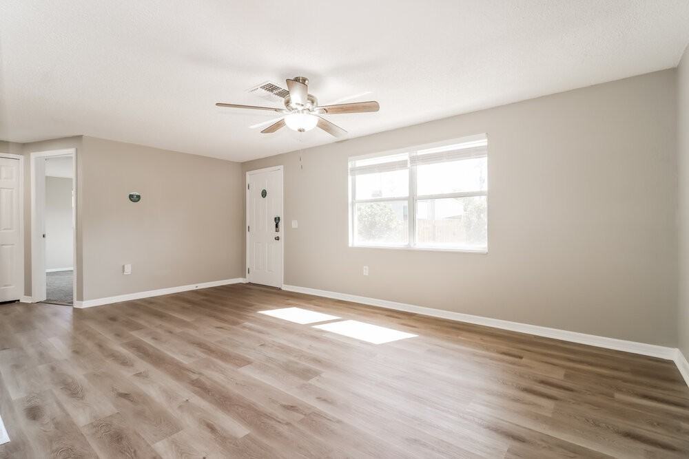 4504 Joan Way - Photo 3 of 23