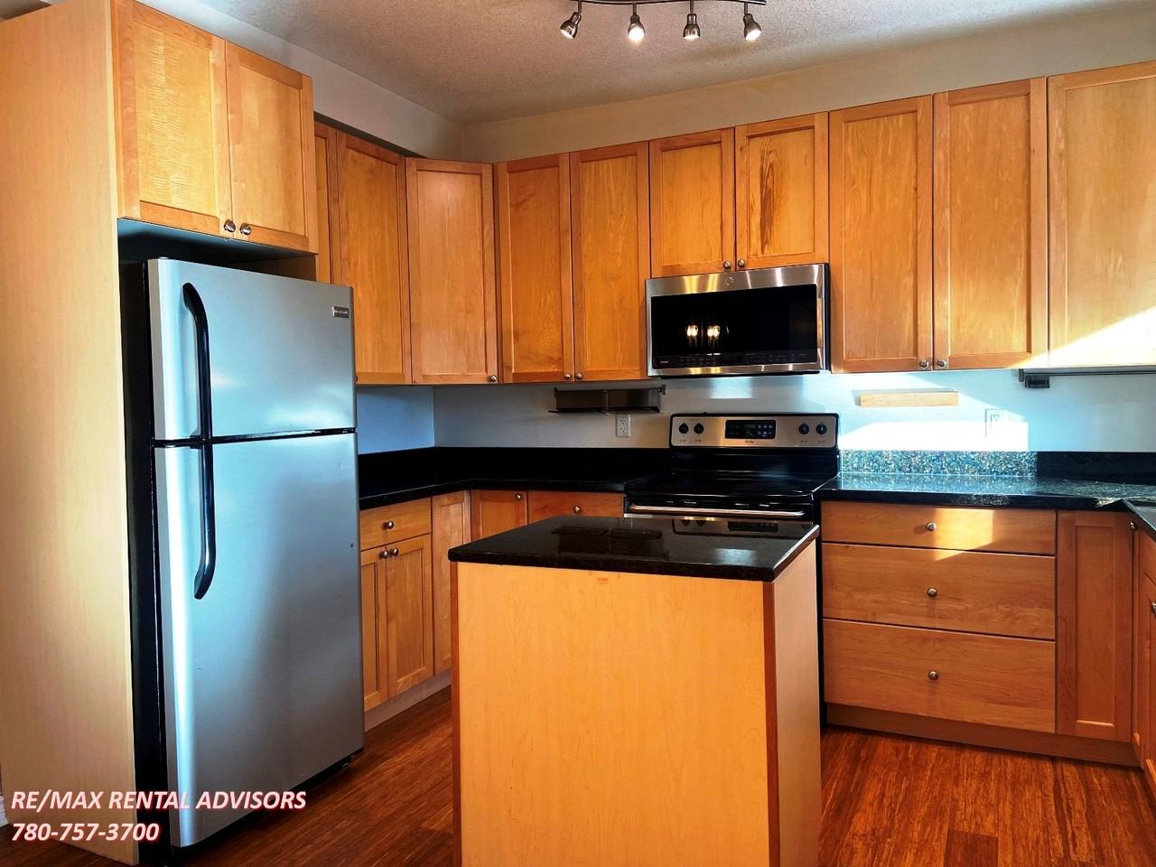 10558 78 Ave Nw - Photo 3 of 20