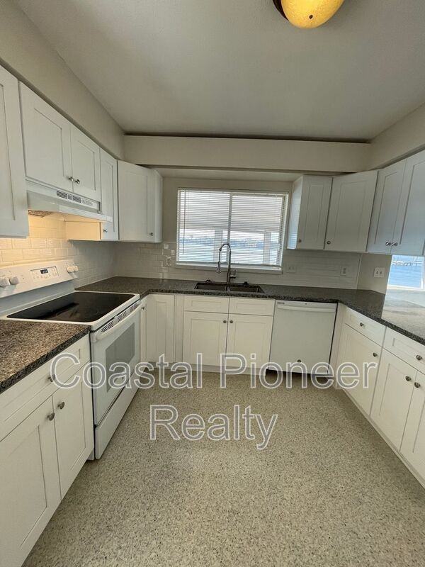 3900 14th Ln Ne - Photo 3 of 28