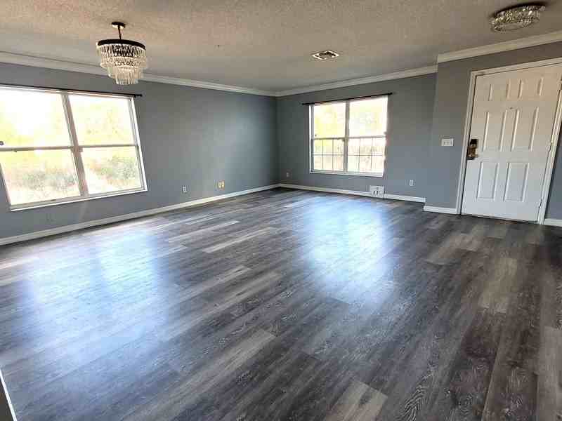 1909 Knollcrest Dr - Photo 2 of 40