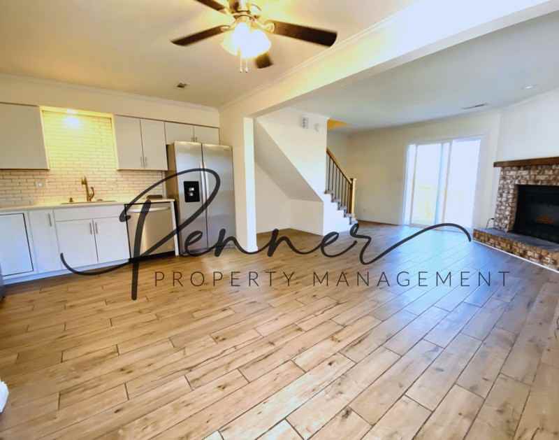 449 Ne Churchill St - Photo 2 of 14