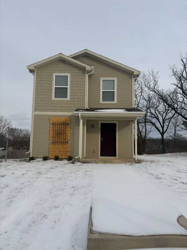 4001 Brooklyn Ave - Photo 3 of 30