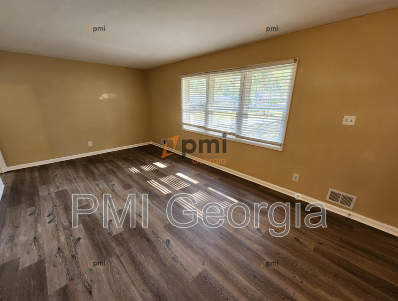 2870 Altaview Dr Se #SE - Photo 2 of 10