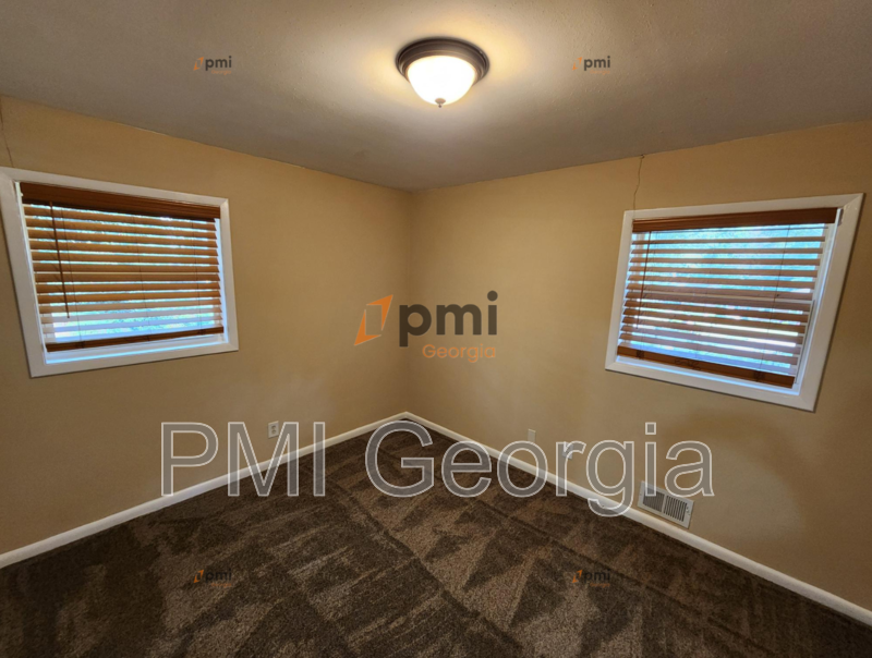 2870 Altaview Dr Se #SE - Photo 3 of 10