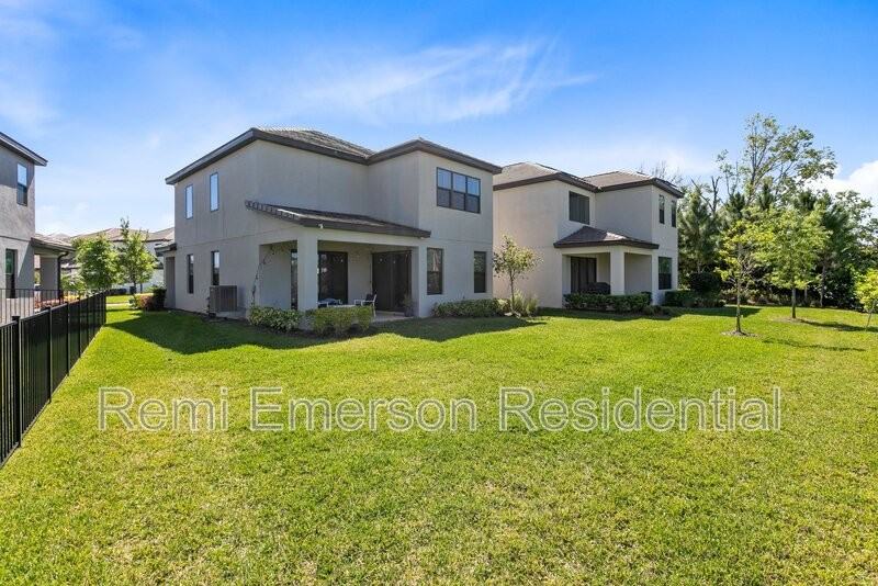 1060 Wildmeadow Run - Photo 3 of 33