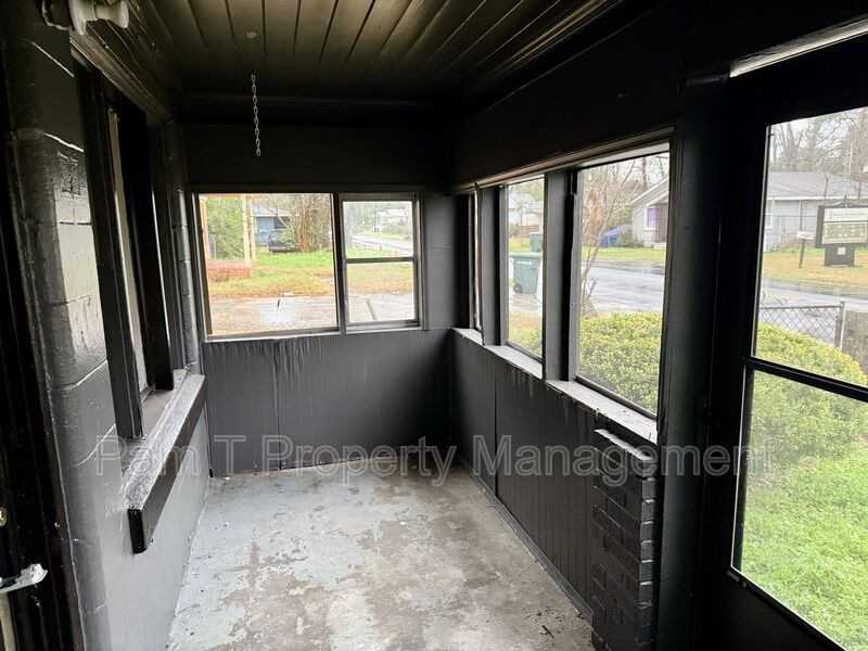 105 Fair St - Photo 2 of 19