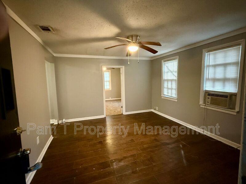 105 Fair St - Photo 3 of 19