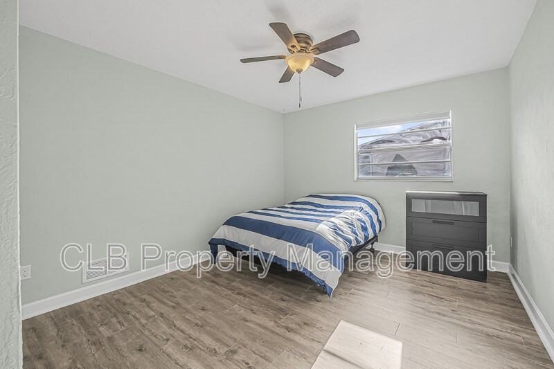910 New Castle Ct - Photo 6 of 13
