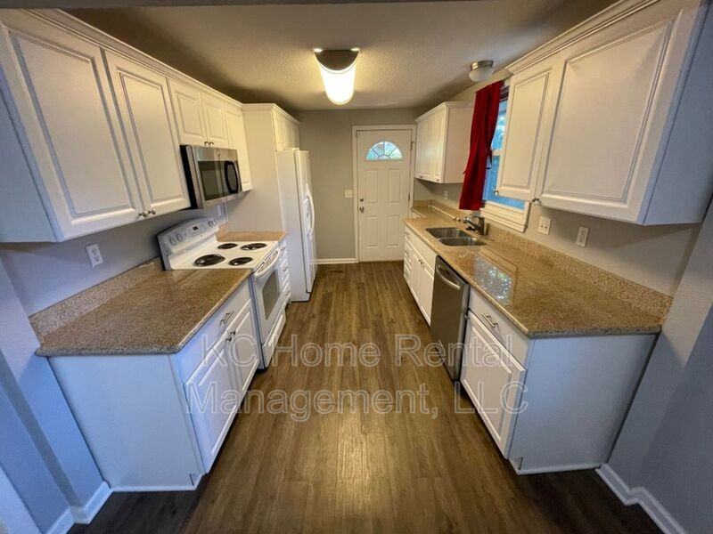 4045 S Minnie St - Photo 3 of 26