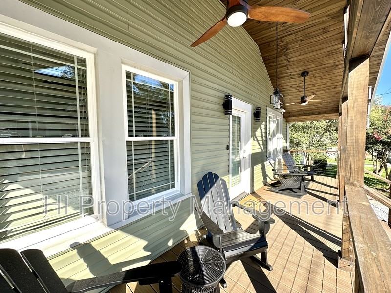 116 Forest St - Photo 2 of 32