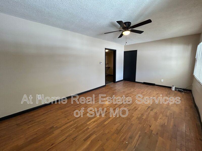 2755 E Bennett St - Photo 2 of 14